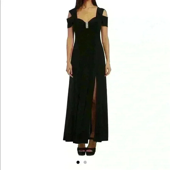 R&M cold shoulder dress. Brand new with tags. - Picture 1 of 7